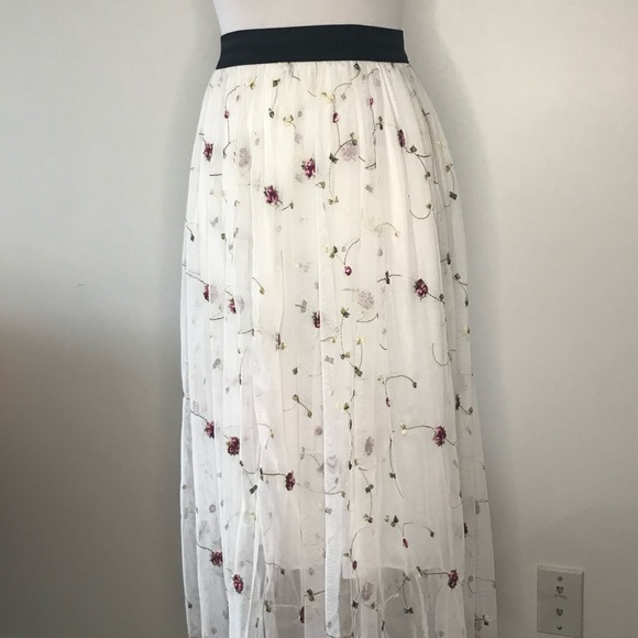 Romantic soft tulle floral and lace midi skirt - Picture 1 of 4